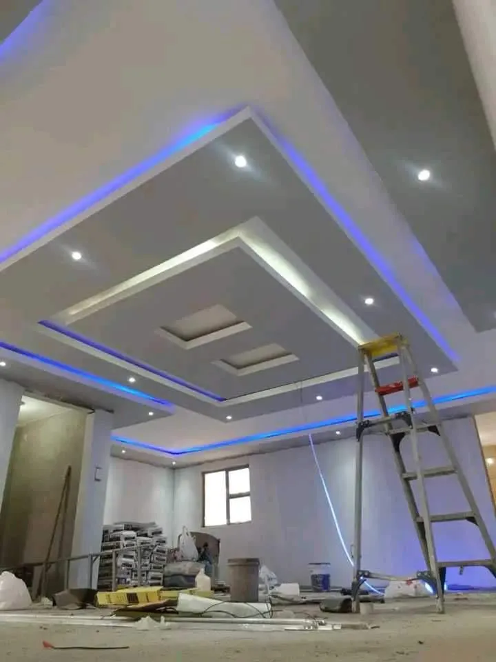 Ceiling with LED lighting, during installation