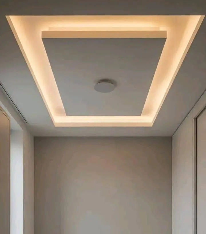 Ceiling with warm LED border