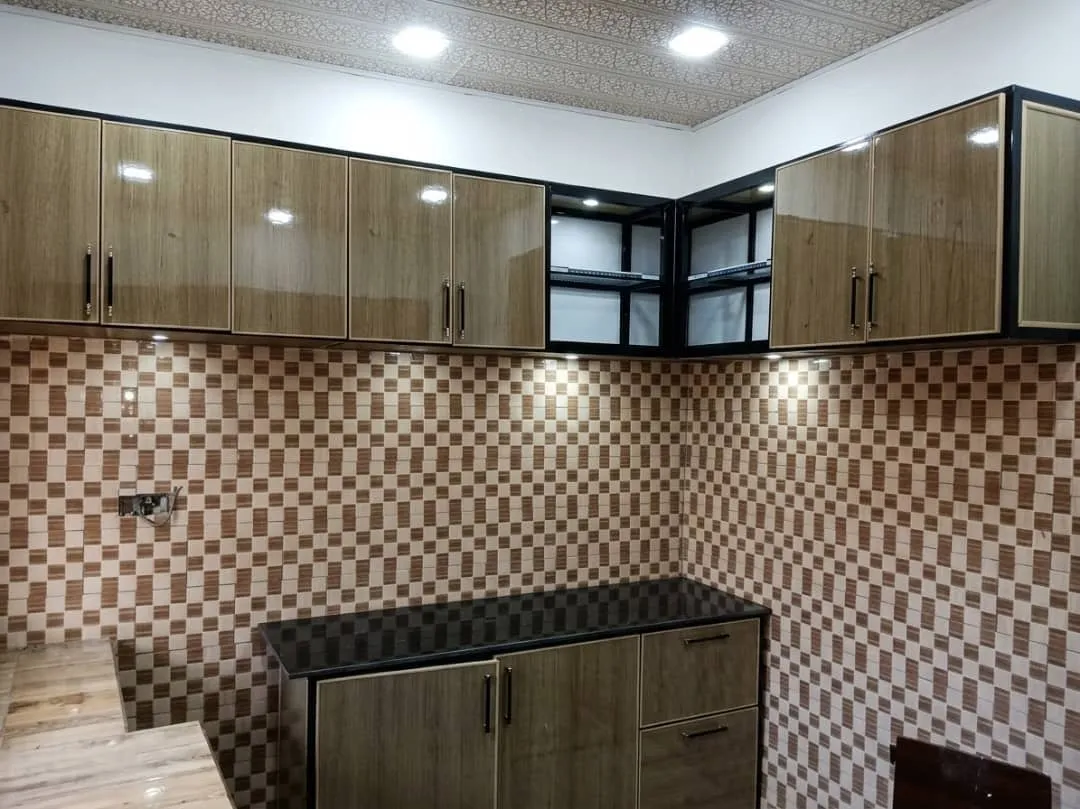 Wood-look aluminium kitchen cabinets