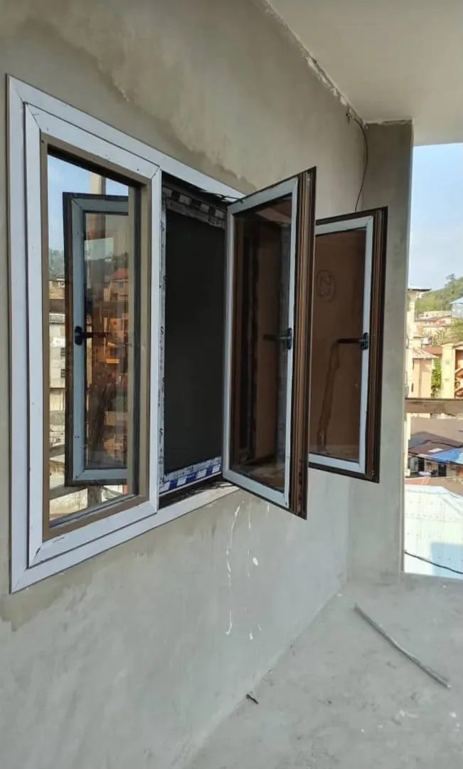 Aluminium casement window